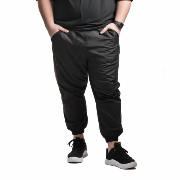 Calça Corta Vento Plus Size Grande Esportiva Masculina Leve e Básica com Elastano Esporte cor Preta