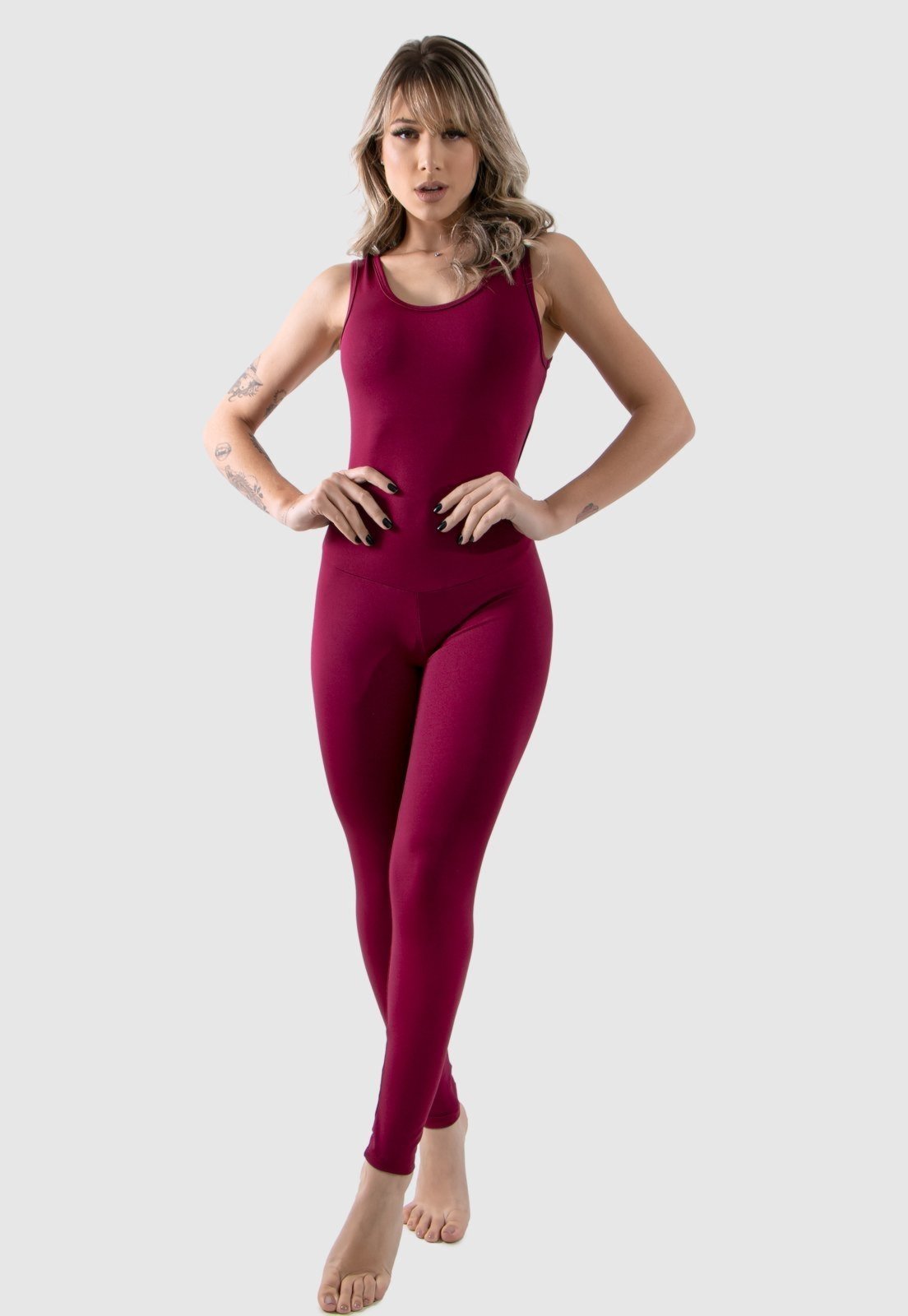 Macacão Feminino Suplex Longo Fitness Academia Ginástica Carol Costas Abertas Esporte 4 Estações Vinho